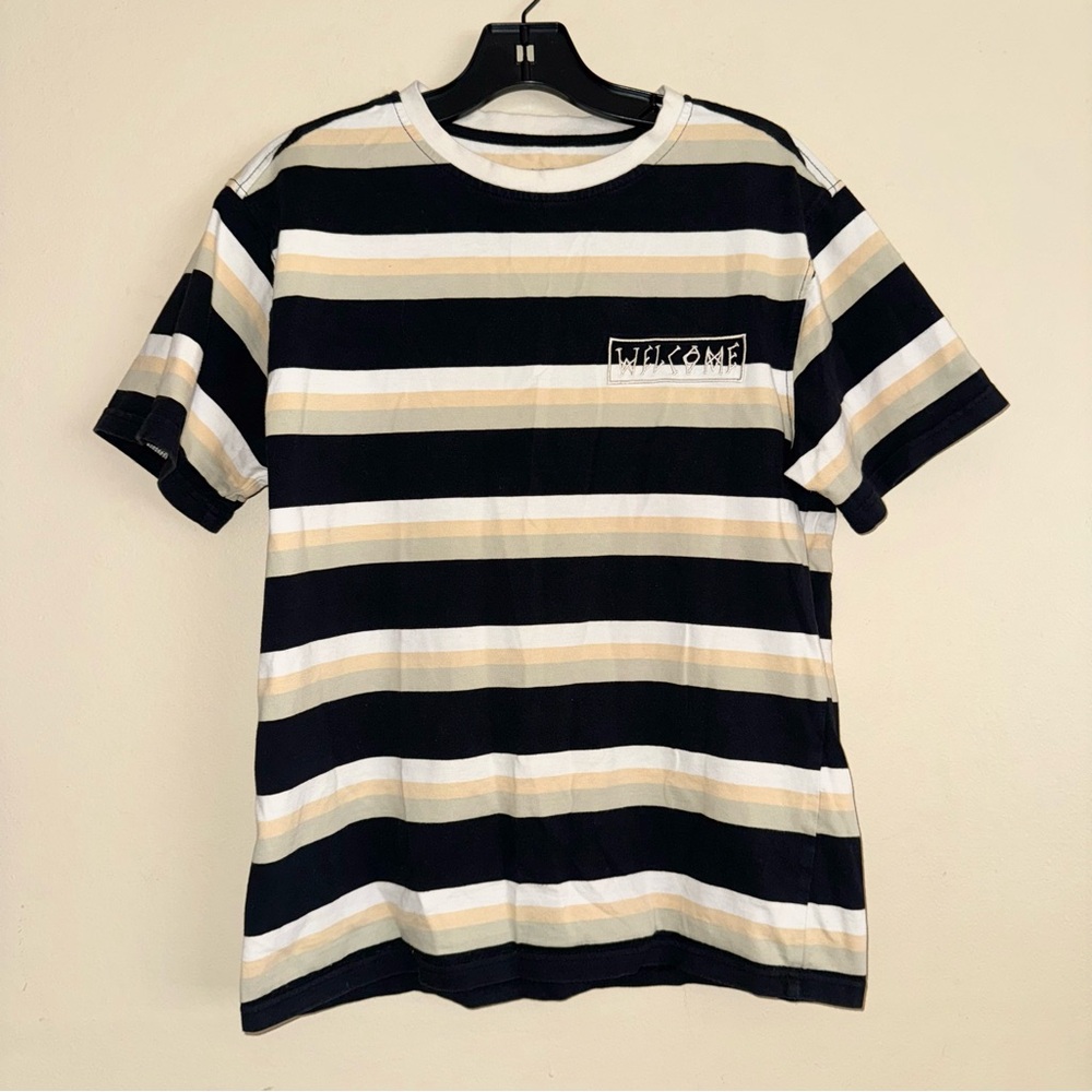 Welcome Men’s Zumiez Beige Striped Skater T Shirt Size S
